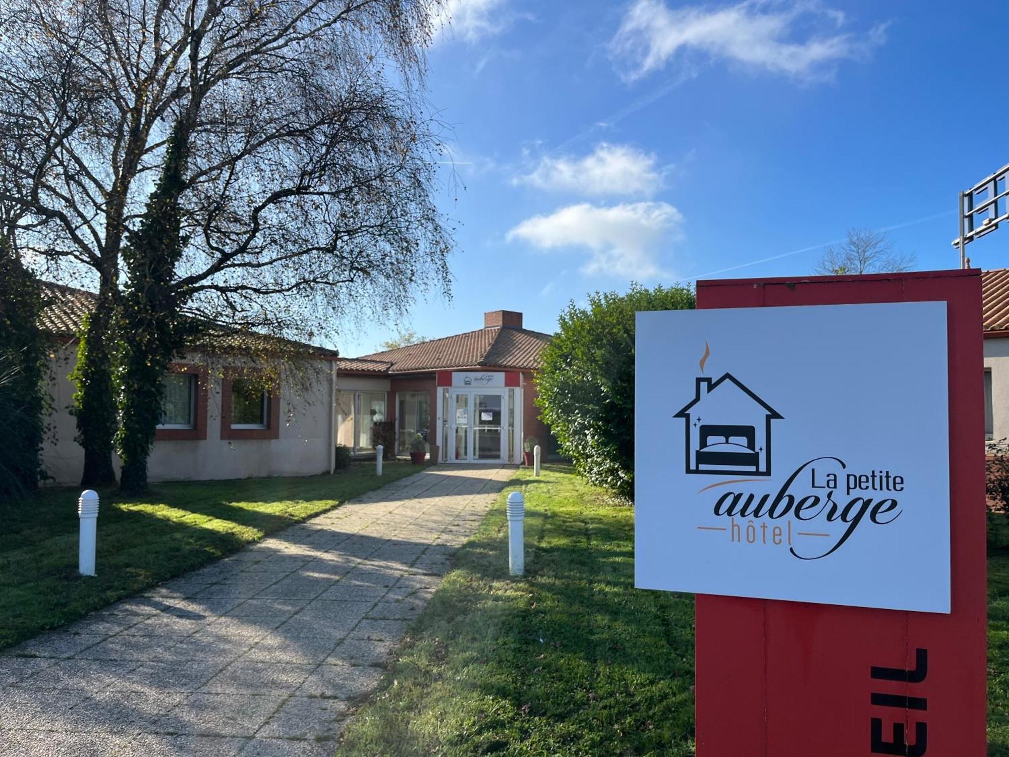 Hotel La Petite Auberge Chambretaud Eksteriør bilde