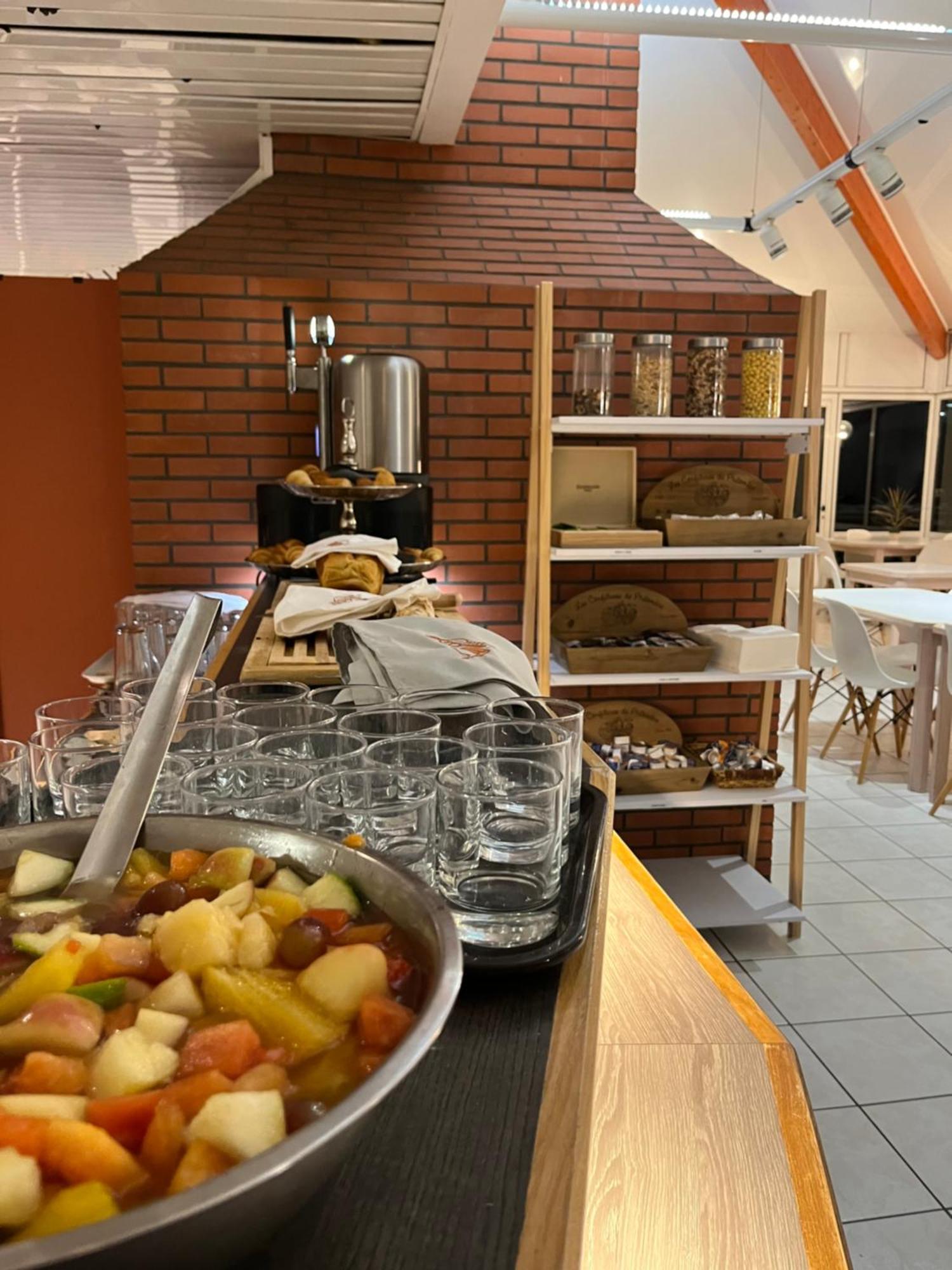 Hotel La Petite Auberge Chambretaud Eksteriør bilde