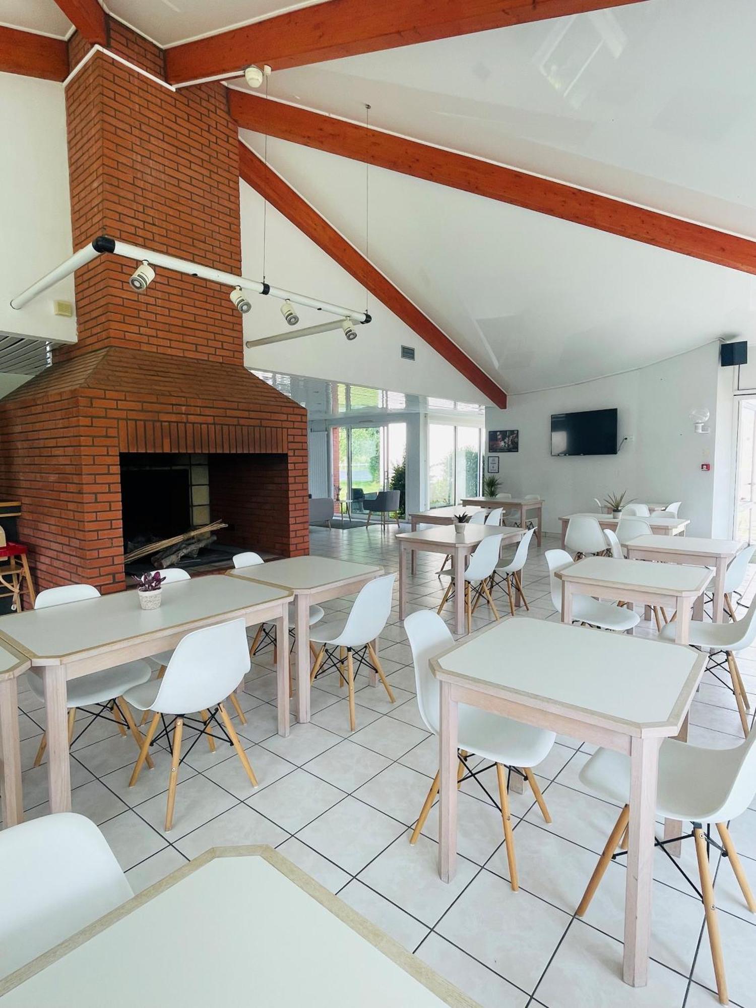 Hotel La Petite Auberge Chambretaud Eksteriør bilde